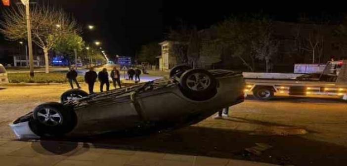 Gelibolu’da takla atan otomobildeki 2 kişi yaralandı