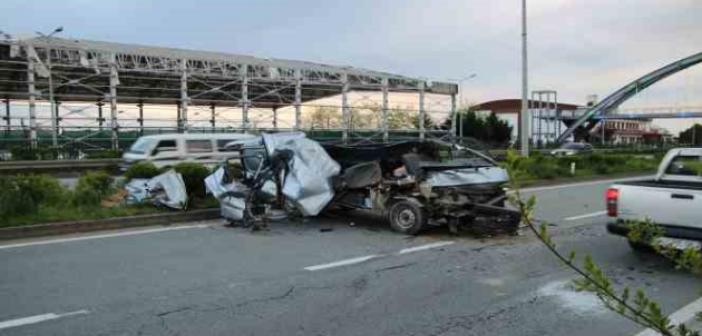 Rize’de hurdaya dönen aracın sahibi yaralandı