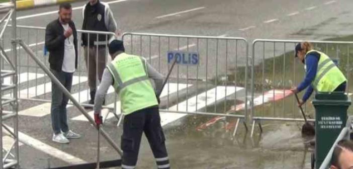 CHP’li belediye, miting öncesi göle dönen alanı temizledi