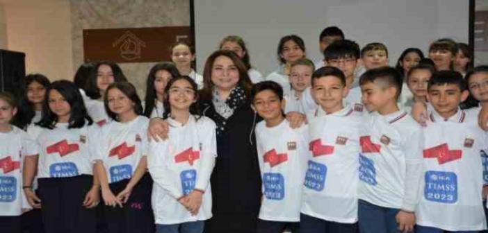 İl Milli Eğitim Müdürü Pervin Töre, TIMSS 2023 uygulamasında Eskişehir’i ve Türkiye’yi temsil edecek öğrenciler ile bir araya geldi