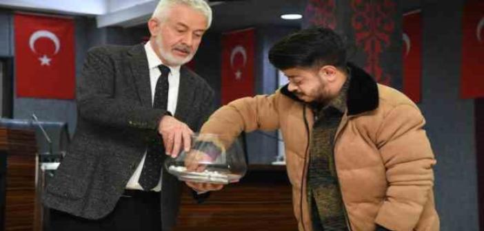 Isparta Belediyesi’ne 4 engelli personel alımıyla ilgili kura çekimi yapıldı