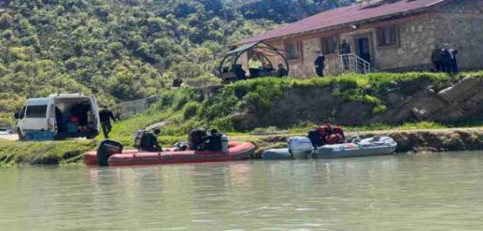 Munzur çayına düşen 3 genci arama çalışmaları 55 kilometrelik alanda sürüyor