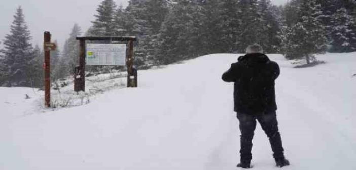 Nisan ayının son günlerinde Ilgaz Dağında kar yağışı etkili oluyor