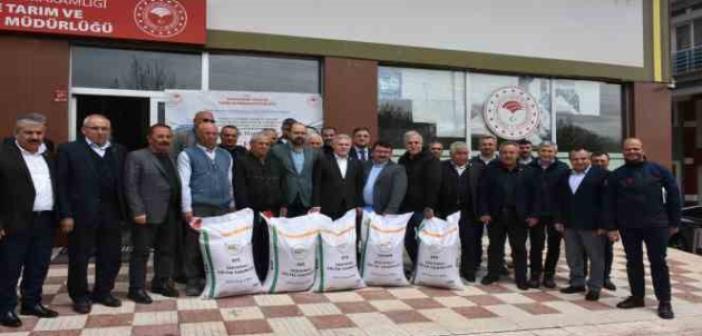 Türkiye’nin önemli pirinç merkezlerinden Tosya’da çiftçilere hibeli 55 ton çeltik