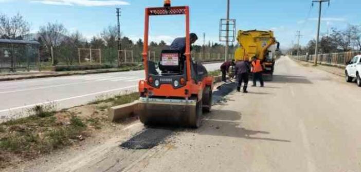 Kahramanmaraş’ın kuzey ilçelerindeki hasarlı yollar onarılıyor