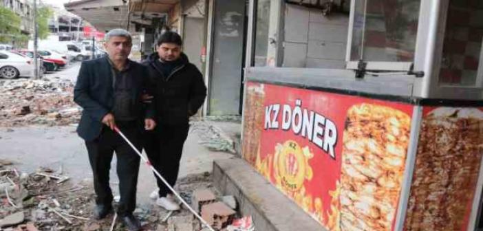 Engelli döner ustası konteyner dükkan için yetkililerden yardım bekliyor