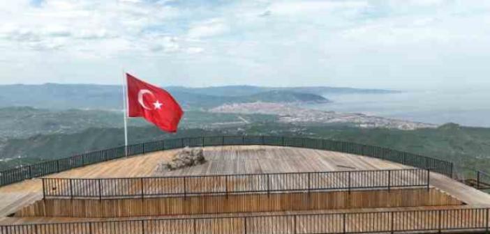Türk bayrağı Yoroz’a yakıştı