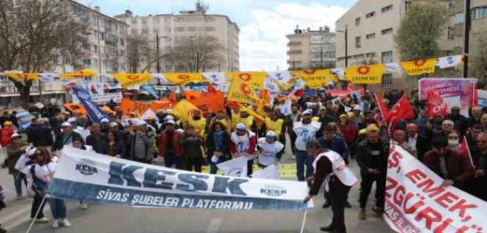 Deprem felaketinden dolayı davulsuz zurnasız 1 Mayıs kutlandı