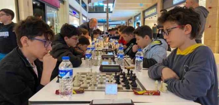 Forum Trabzon’da geleneksel satranç turnuvasının bu yıl 5.’si düzenlendi