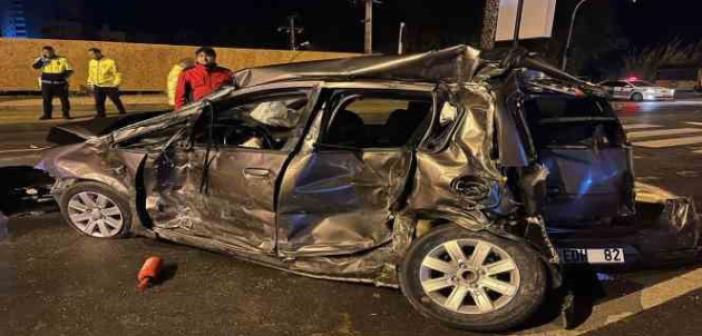 Mersin’de otobüs ile çarpışan otomobilin sürücüsü hayatını kaybetti