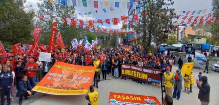 Tunceli’de 1 Mayıs Emek ve Dayanışma Günü coşkuyla kutlandı