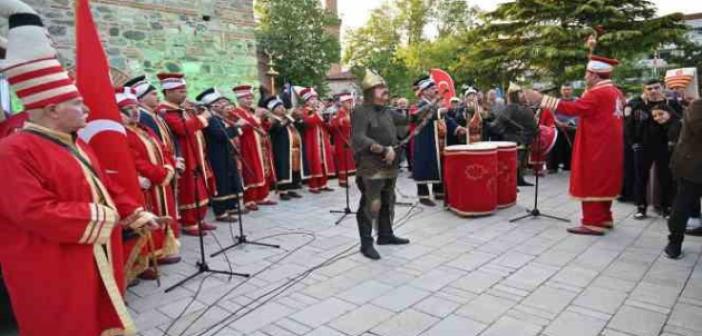 Bursa’nın tarihi hanlar ve çarşıları bir meydan daha kazandı