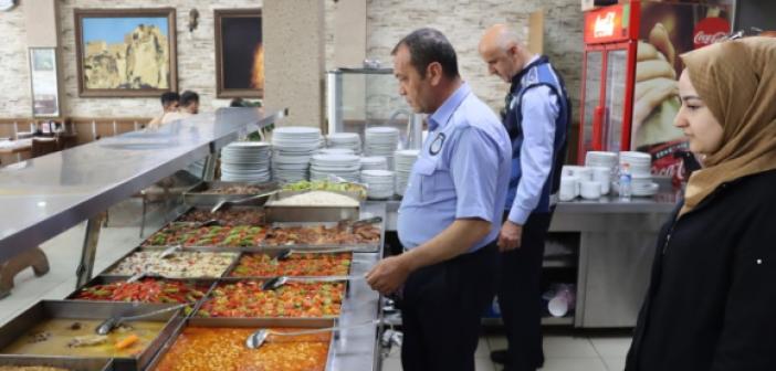 Midyat’ta zabıta ekipleri lokanta ve restoranları denetledi