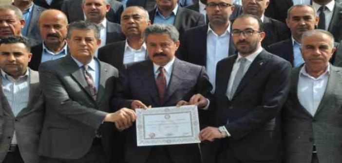 AK Parti Şırnak Milletvekili Aslan Tatar mazbatasını aldı