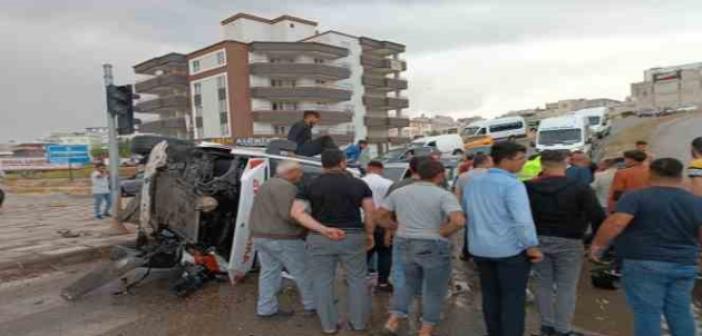 Hasta almaya giden ambulans kaza yaptı: 4 yaralı