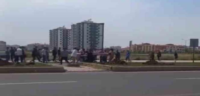 Diyarbakır’da kızlar yol ortasında saç baş kavgaya tutuştu