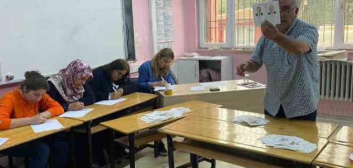 Gaziantep’te oy verme bitti sayım başladı