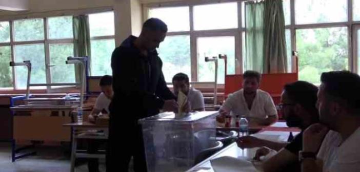 Siirt’te Cumhurbaşkanlığı 2. tur seçimi için oy kullanma işlemi başladı