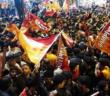 Galatasaraylı taraftarlar kutlama için Van’da sokağa döküldü