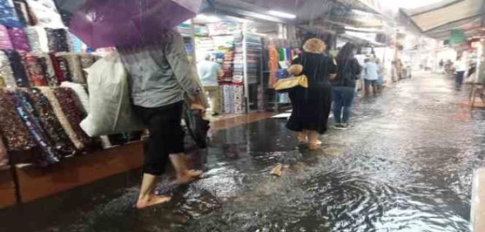 Her yağmurda olduğu gibi İzmir’i yine sağanak vurdu