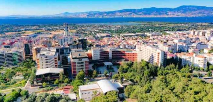 İzmir Ekonomi Üniversitesinde rektör değişimi