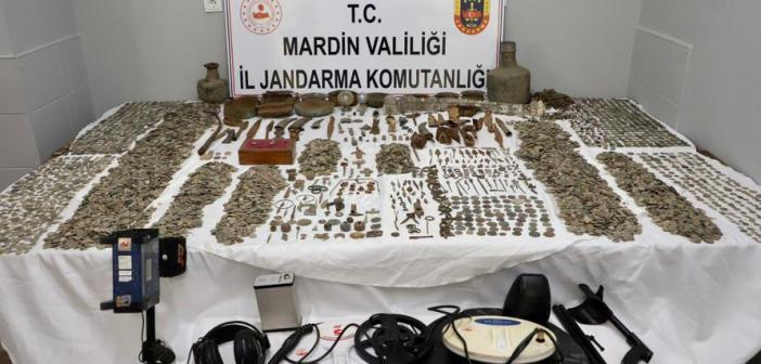 Mardin’de tarihi eser kaçakçılarına darbe: 22 bin parça ele geçirildi