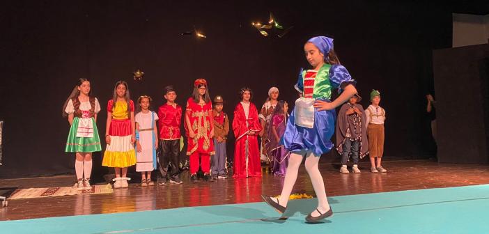 İngilizce müzikali büyük ilgi gördü