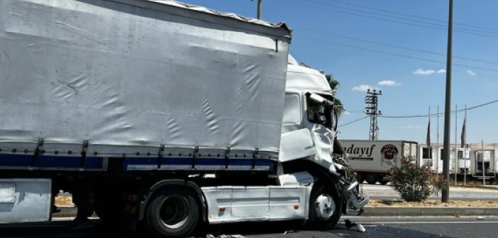İpekyolu'ndaki kazada üç kişi yaralandı