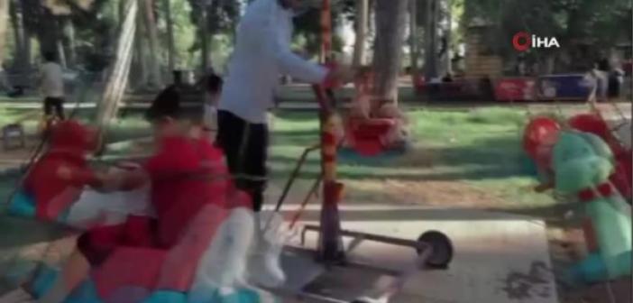 Çocukların bindiği dönme dolap devrildi: 3 yaralı