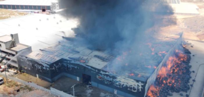 Fabrika yangınında 10 kişi yaralandı