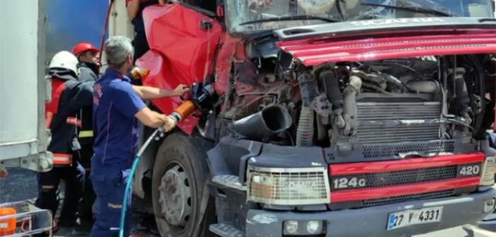 Nusaybin'de iki tır çarpıştı, 2 yaralı