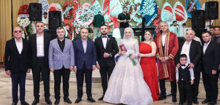 Azun ile Yıldırım Ailelerinin mutlu günü