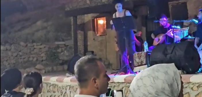 Ünlü Sanatçı Raperin Midyat'ta hayranlarıyla buluştu