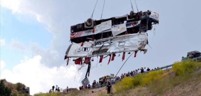 8 kişinin hayatını kaybettiği otobüs kazasından yaralı kurtulan vatandaş: Şoför uyuyordu