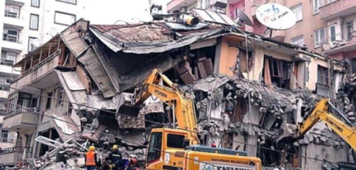 Diyarbakır'da meydana gelen depremde  48 kişiye mezar olmuştu! 6 kat izni verilmişti ama 12 katlı olarak inşa edildiği ortaya çıktı