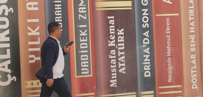 Kitap okuma oranı gün geçtikçe düşüyor