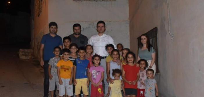Derikli çocuklar Kaymakam Çakır'ı şarkılarla karşıladı