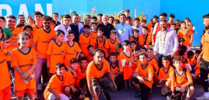 Başakşehir’den bir ilk; tribünde çocuk parkı