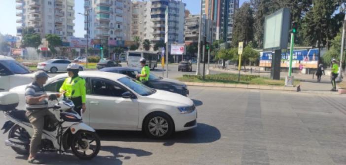 Adana’da trafik ekiplerinden 'yaya' uyarası