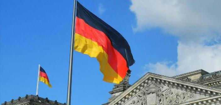 Alman hükümeti, çifte vatandaşlık imkanını herkese tanıyacak yasa tasarısını onayladı