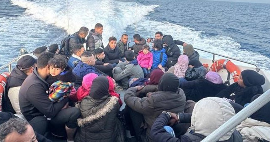 Balıkesir açıklarında 79 düzensiz göçmen yakalandı