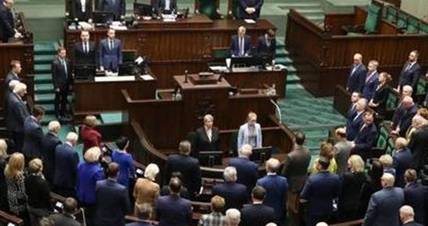 Polonya'da Başbakan Morawiecki hükümetin istifasını sundu 