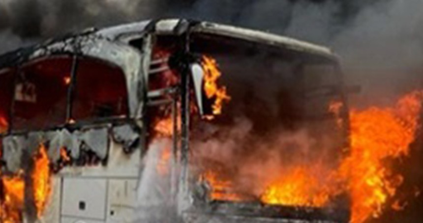 Konya'da 40 yolcusu bulunan otobüsü alev aldı