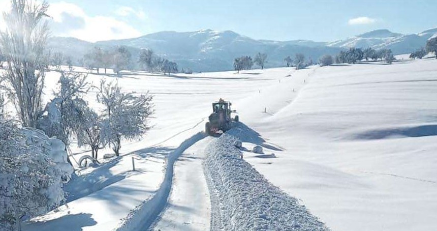 Erzurum'da kar nedeniyle 25 köy yolu ulaşıma kapalı