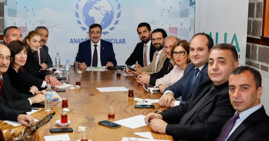 Cevdet Yılmaz, Medya temsilcilerine değerlendirmelerde bulundu