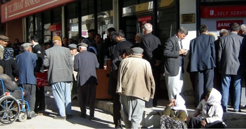 5 BİN LİRA İKRAMİYE ÖDEMESİNDE SON DURUM: Çalışanlara emekli ikramiyesi ne zaman yatacak?