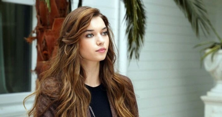 Afra Saraçoğlu Kimdir? Afra Saraçoğlu Altın Kelebek Ödülünü Kazandı mı?