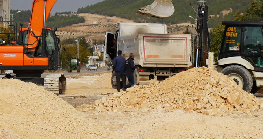 Adıyaman Belediyesi yol çalışmalarına devam ediyor