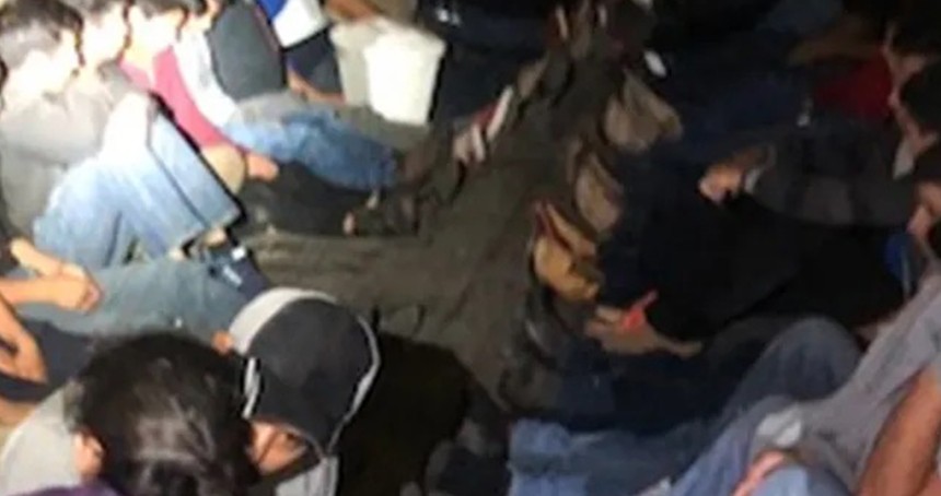 Amasya'da tır'ın dorsesinde 61 düzensiz göçmen yakalandı