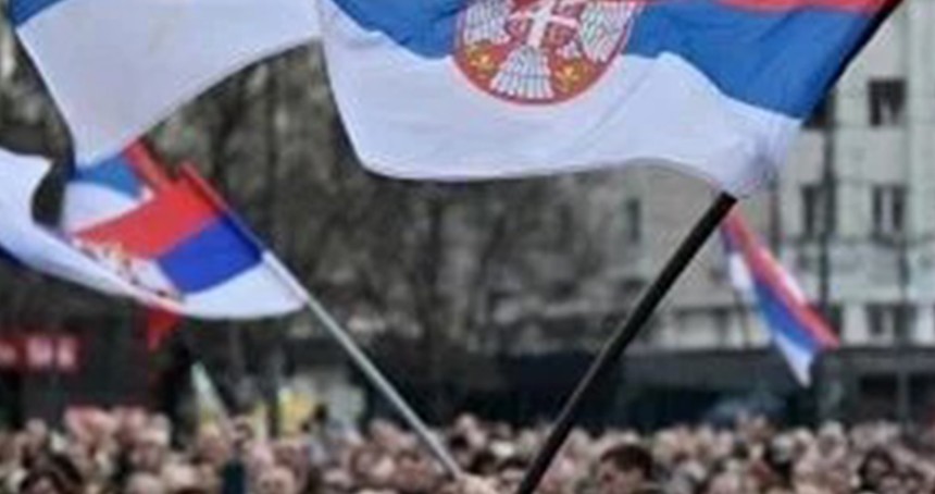 Sırbistan'da göstericiler Cumhurbaşkanı Vucis'in istifasını istedi